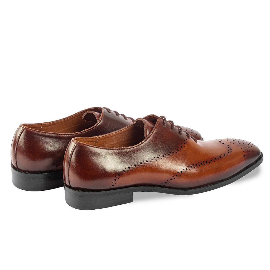 WHOLECUT OXFORD WITH BROGUE DETAIL