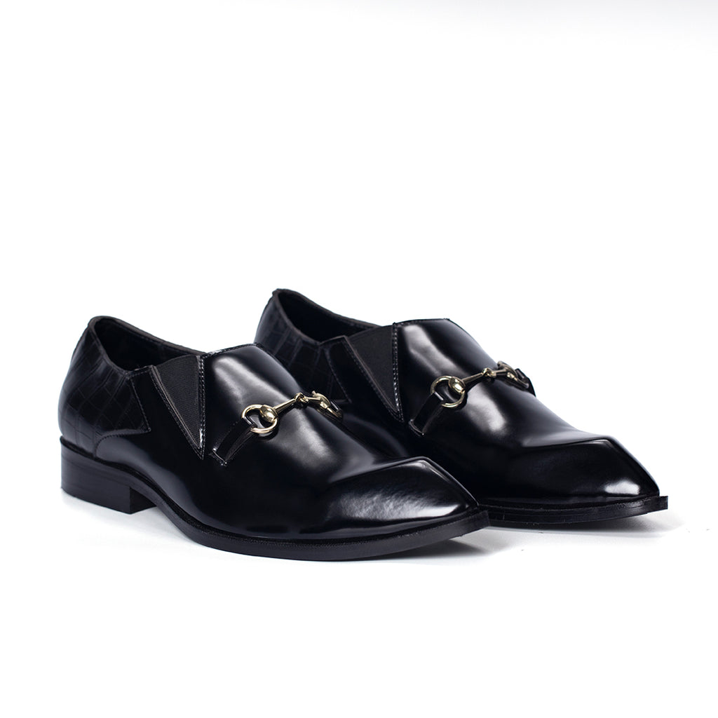 POINTED SLIP ON WITH BUCKLE- BLACK