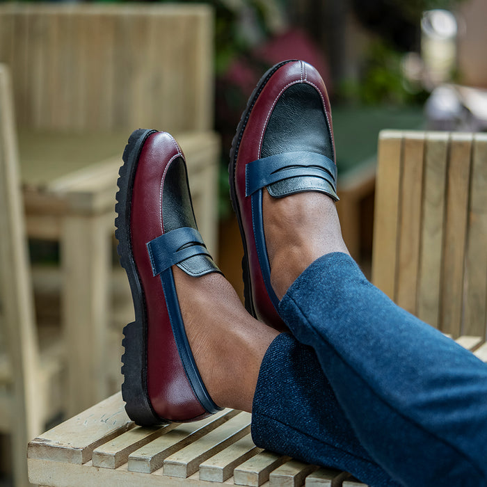 PENNY LOAFERS WITH TOE STITCH