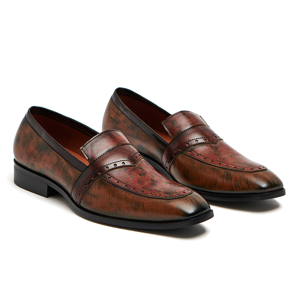 DUAL TONE SLIP-ON WITH BROGUE DETAILS