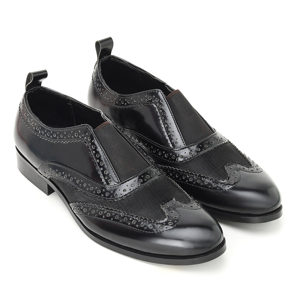 BROGUES WITH ELASTIC STRAP