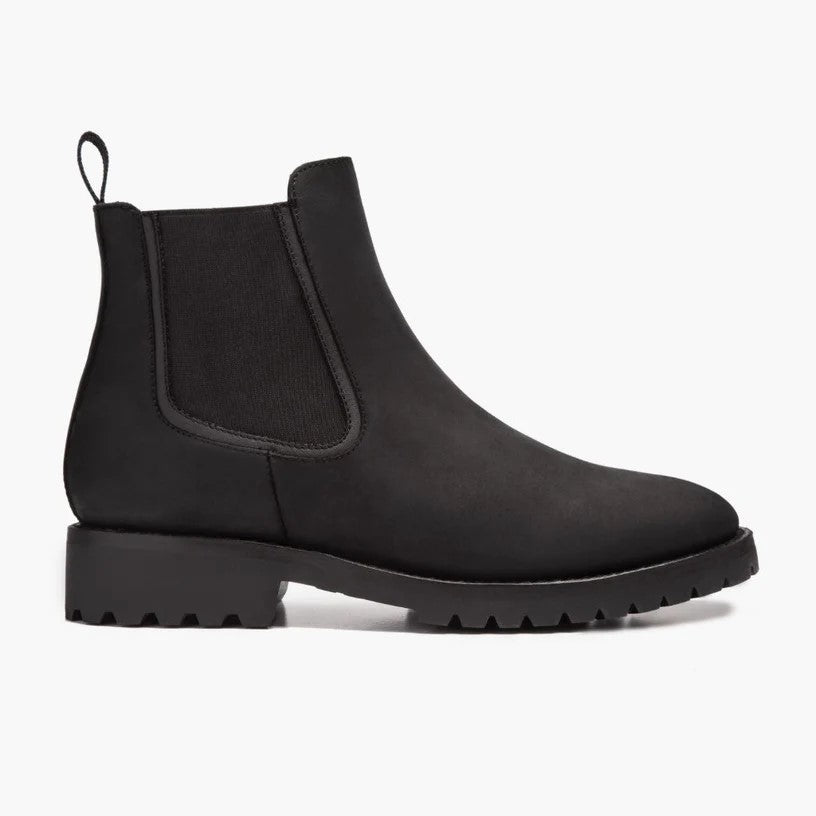 CHELSEA BOOTS WITH COMMANDO OUTSOLE-BLACK