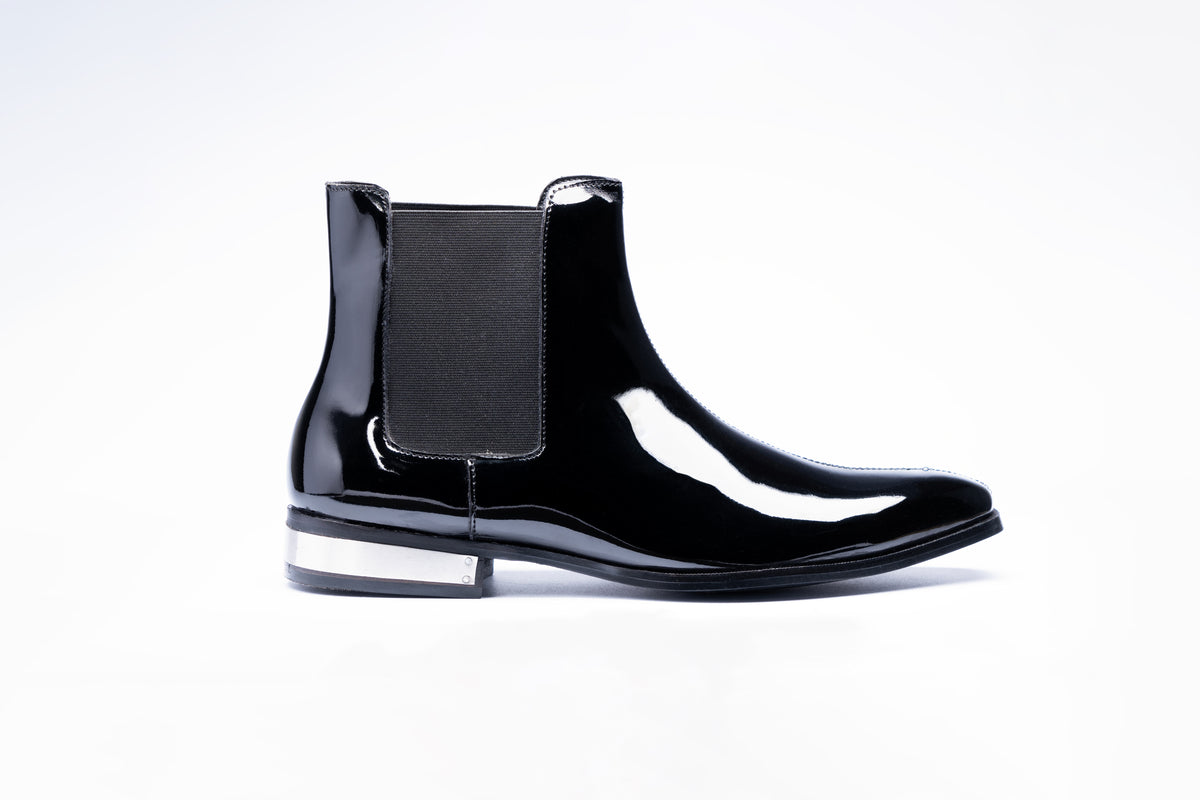 CHELSEA BOOTS WITH METAL PLATE