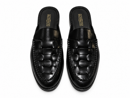 BLACK MULE WITH WEAVING DETAIL