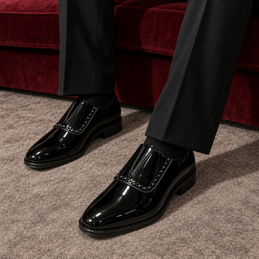 Black Patent derby with elastic closure