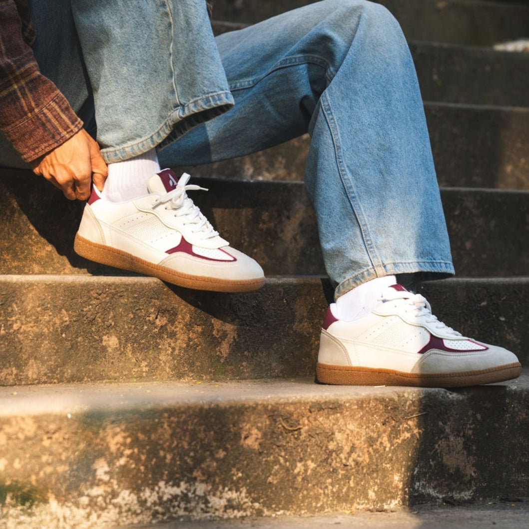 THE ALTERNATE RETROBURST SNEAKER