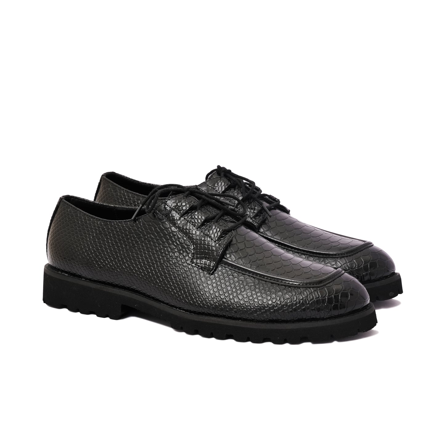 EMBOSSED DERBY WITH COMMANDO OUTSOLE