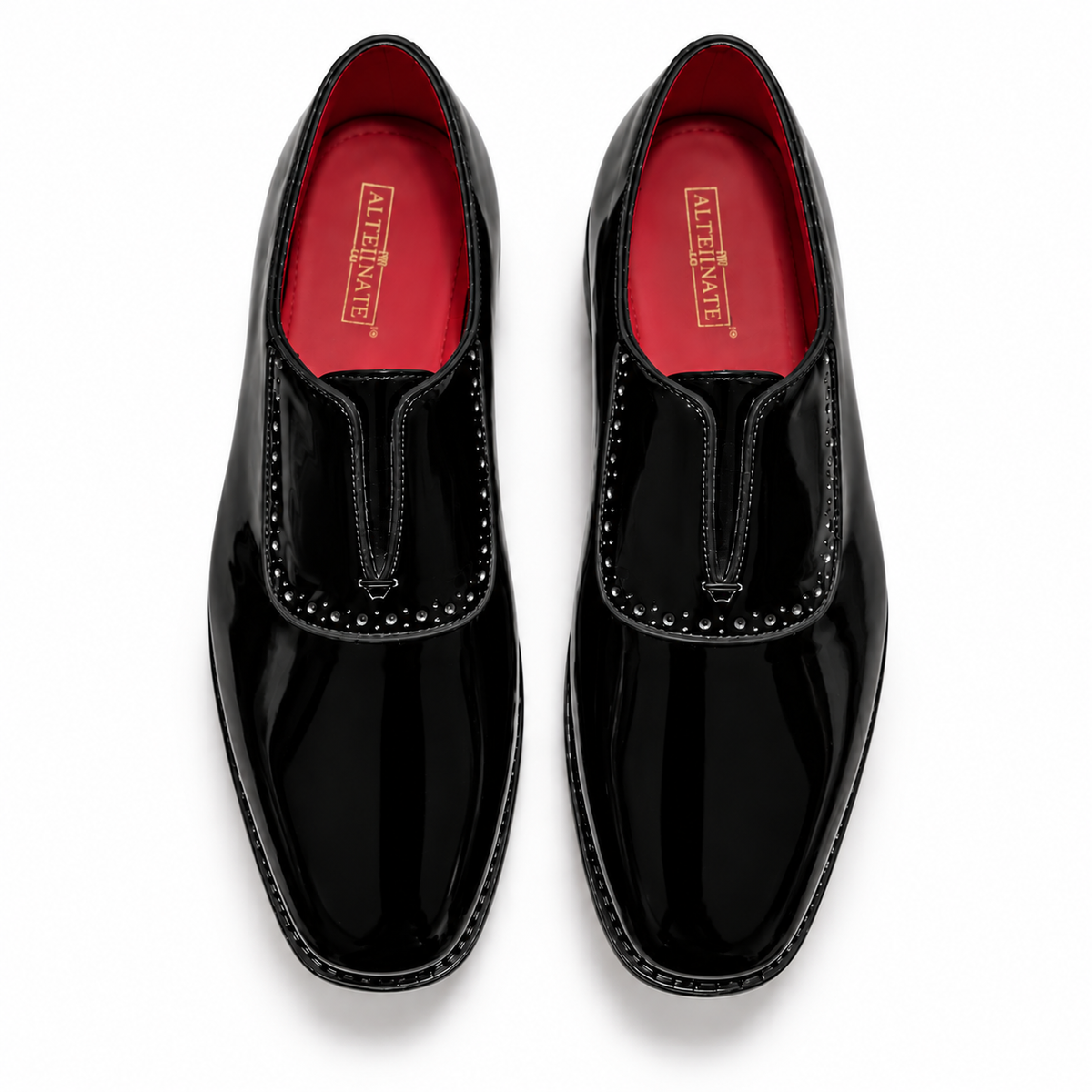 Black Patent derby with elastic closure