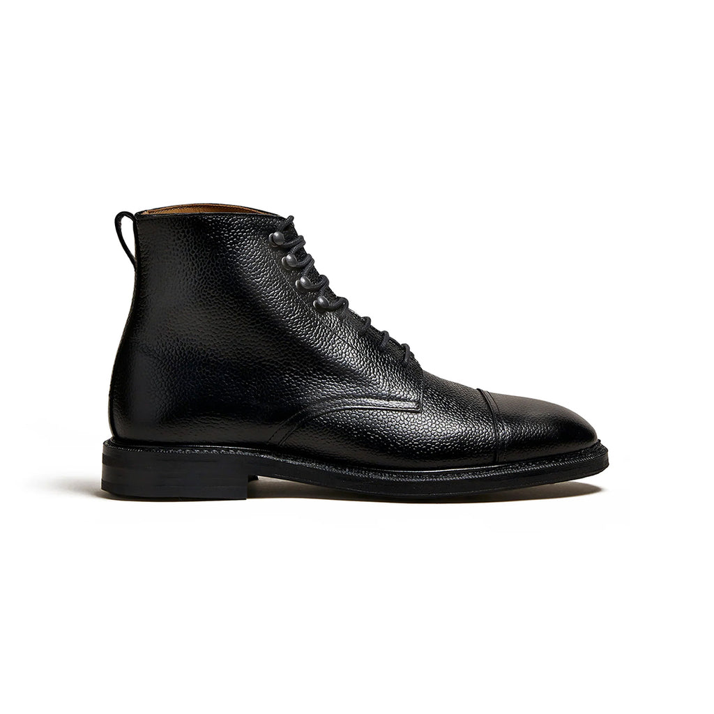 Lace boots with toe cap black