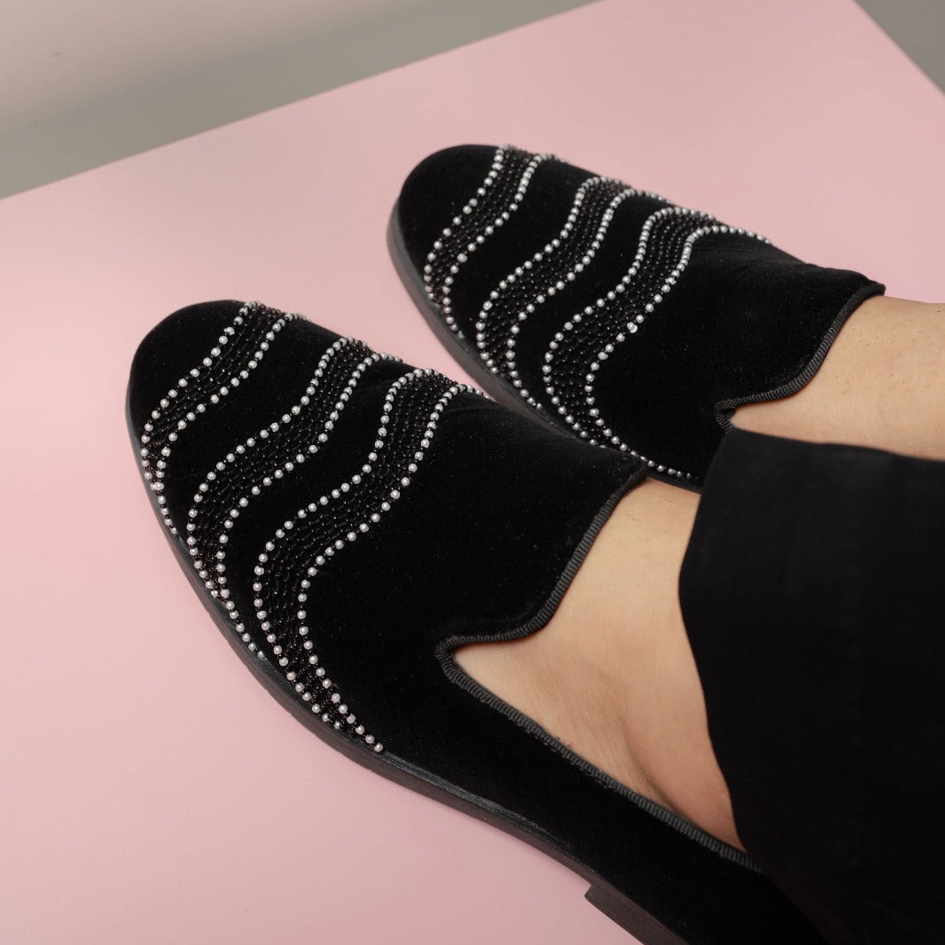 BLACK VELVET SLIP-ONS WITH FLOWY EMBROIDERY
