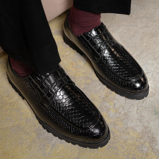 EMBOSSED DERBY WITH COMMANDO OUTSOLE