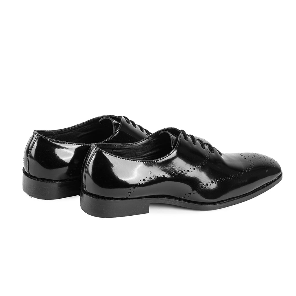 Wholecut Oxford with brogue detail- Black