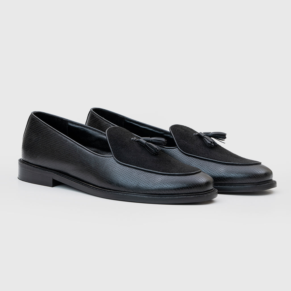 PERFORATED SLIP-ONS WITH TASSEL