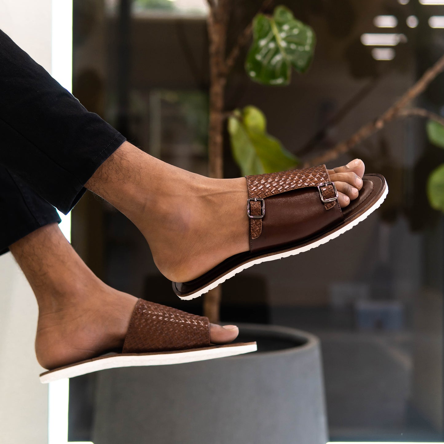 WOVEN SANDALS-TAN